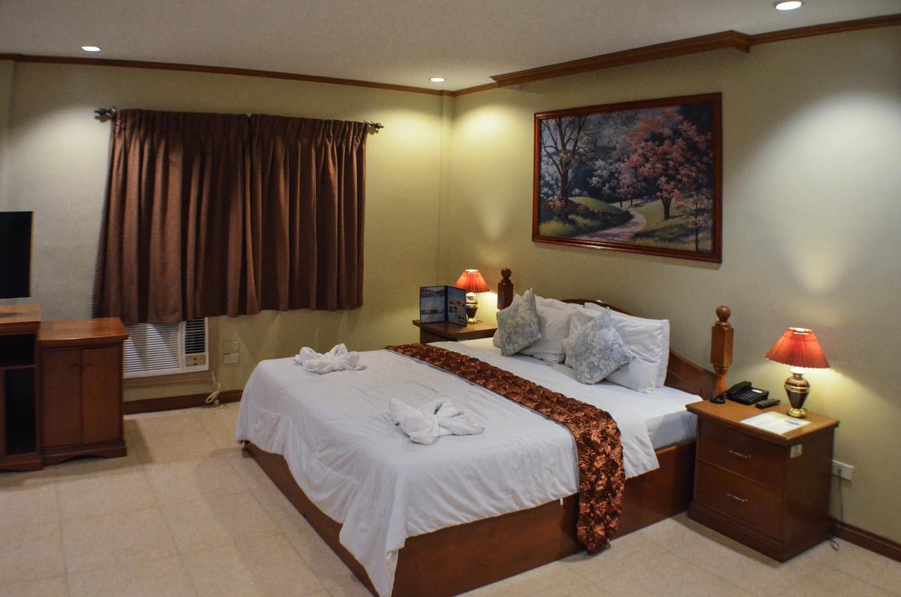 Subic Waterfront Resort And Hotel מראה חיצוני תמונה