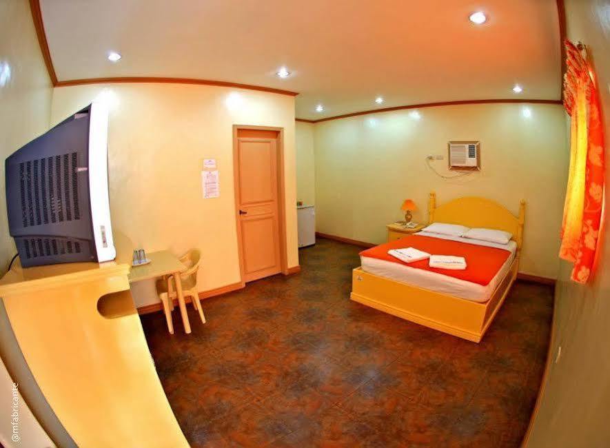 Subic Waterfront Resort And Hotel מראה חיצוני תמונה