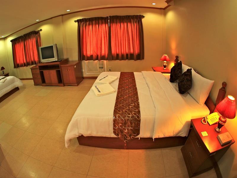 Subic Waterfront Resort And Hotel מראה חיצוני תמונה